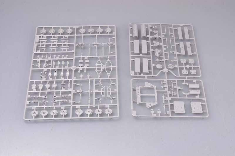Trumpeter 00393 USMC LAV-AD Véhicule blindé léger - Défense aérienne (1/35) – image 6