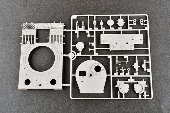 Trumpeter 09540 Pz.Kpfw.VI Ausf.E Sd.Kfz.181 Tiger I (production tardive) avec Zimmerit (1/35) – image 12
