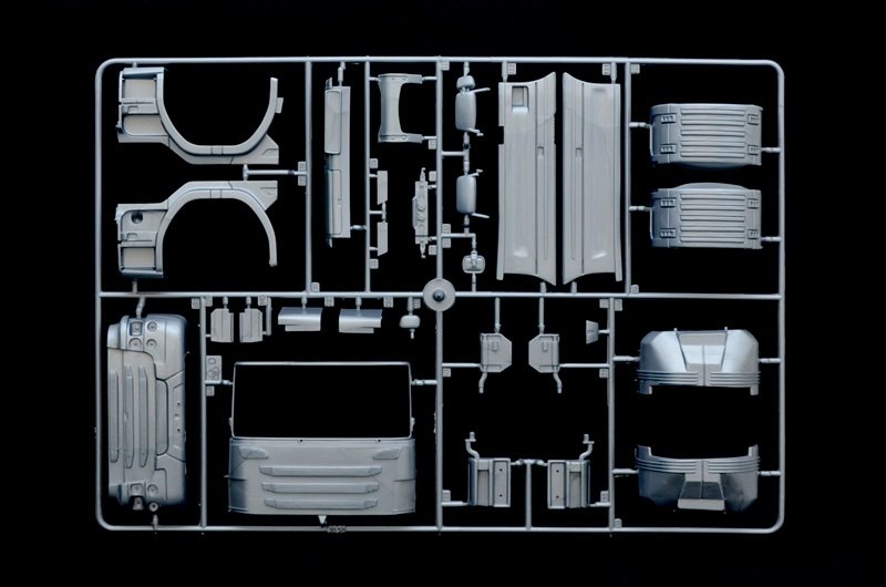 Italeri 3906 SCANIA R730 V8 STREAMLINE SILVER GRIFFIN – Bild 10
