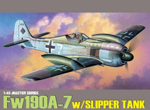 Dragon 5545 Focke-Wulf Fw 190A-7 avec réservoir à palettes 1/48