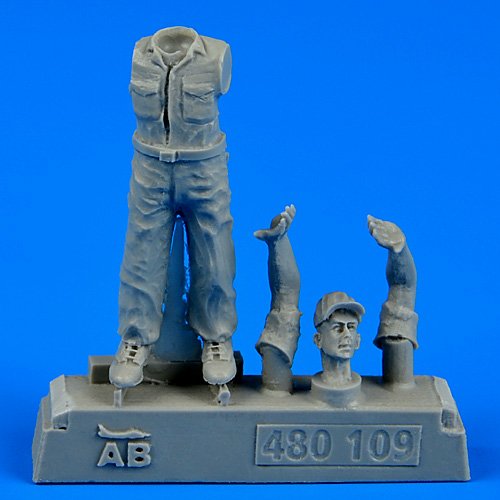 Aerobonus 480110 Mécanicien d'aéronefs de l'armée américaine, Seconde Guerre mondiale - Théâtre du Pacifique, échelle 1/48