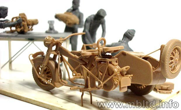 Master Box 3560 Équipe de réparation de motos allemandes (1/35) – Bild 12