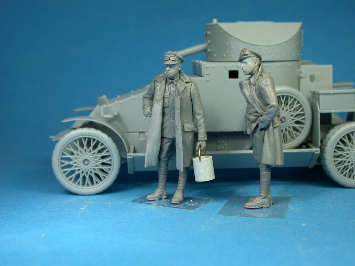 Copper State Models F35-007 Membre d&amp;#39;équipage de la division de véhicules blindés de la RNAS britannique avec un seau 1/35 – imagen 2