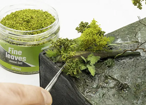 Model Scene 750-12 Fine Leaves - Dark Green 120 ml