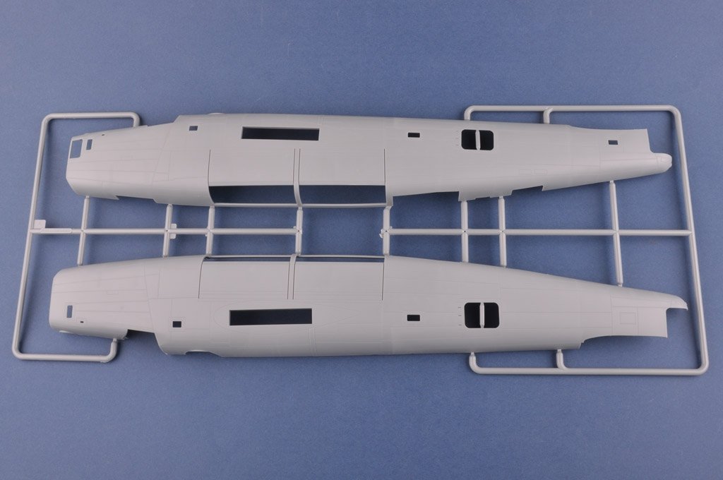 Hobby Boss 83212 B-24D Liberator 1/32 – image 7