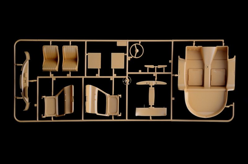 Italeri 3612 Mercedes-Benz 300SL Gullwing 1/16 – image 6