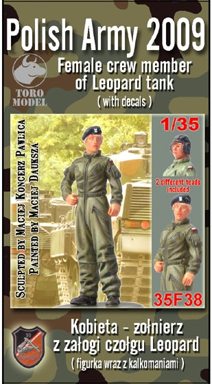 Toro 35F38 10 Brygada Kawalerii Pancernej - Kobieta-żołnierz z załogi czołgu Leopard Figurka wraz z kalkomanią 1/35