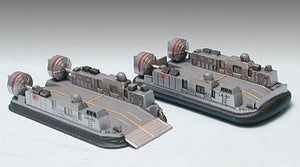 Tamiya 31003 Force de défense japonaise LST-4001 Ohsumi 1/700 – image 5