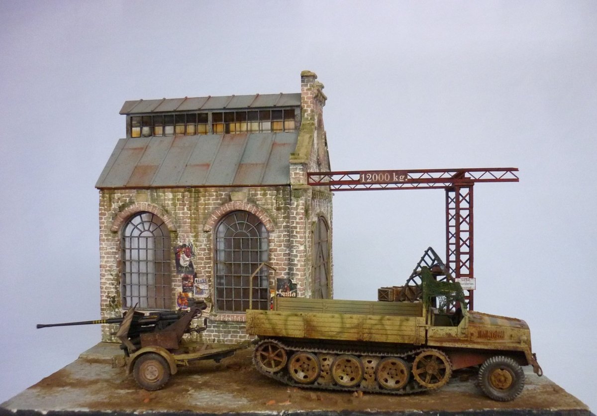 RT-Diorama 35292 Socle de diorama : « Hangar ferroviaire » 1/35 – immagine 11