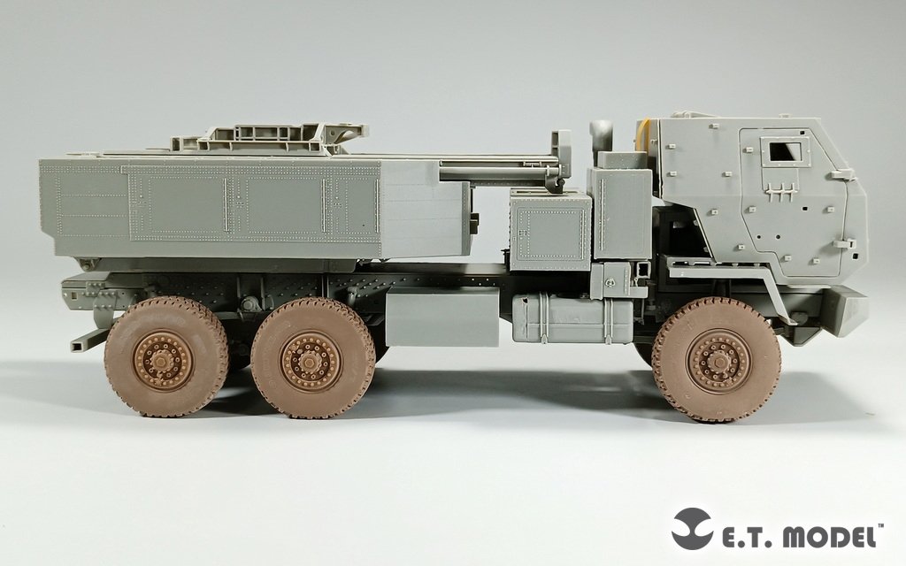 ET Model P35-127 Système de roquettes d&amp;#39;artillerie à haute mobilité américain M142 (HIMARS) Roues affaissées pour maquette Trumpeter 1/35 – image 7