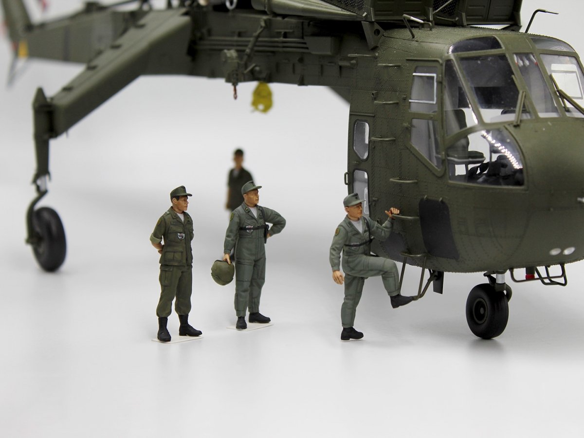 ICM 53101 Pilotes d&amp;#39;hélicoptères américains (années 1960-1970) 1/35  – immagine 10