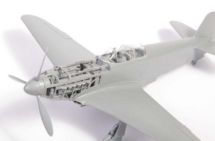 Zvezda 4814 chasseur soviétique Yakovlev YAK-3 (1/48) – immagine 4