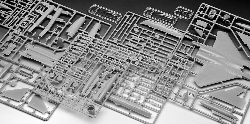 Revell 63841 Model Set F-15E Strike Eagle 1/72 – zdjęcie 7