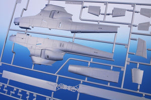 Maquette haute technologie Special Hobby 48230 AH-1G Cobra « Au-dessus du Vietnam avec système de canon M-35 » au 1/48  – immagine 6