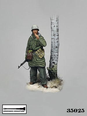 Ardennes Miniature 35025 SOLDAT ALLEMAND 1944-1945 1/35  – image 2