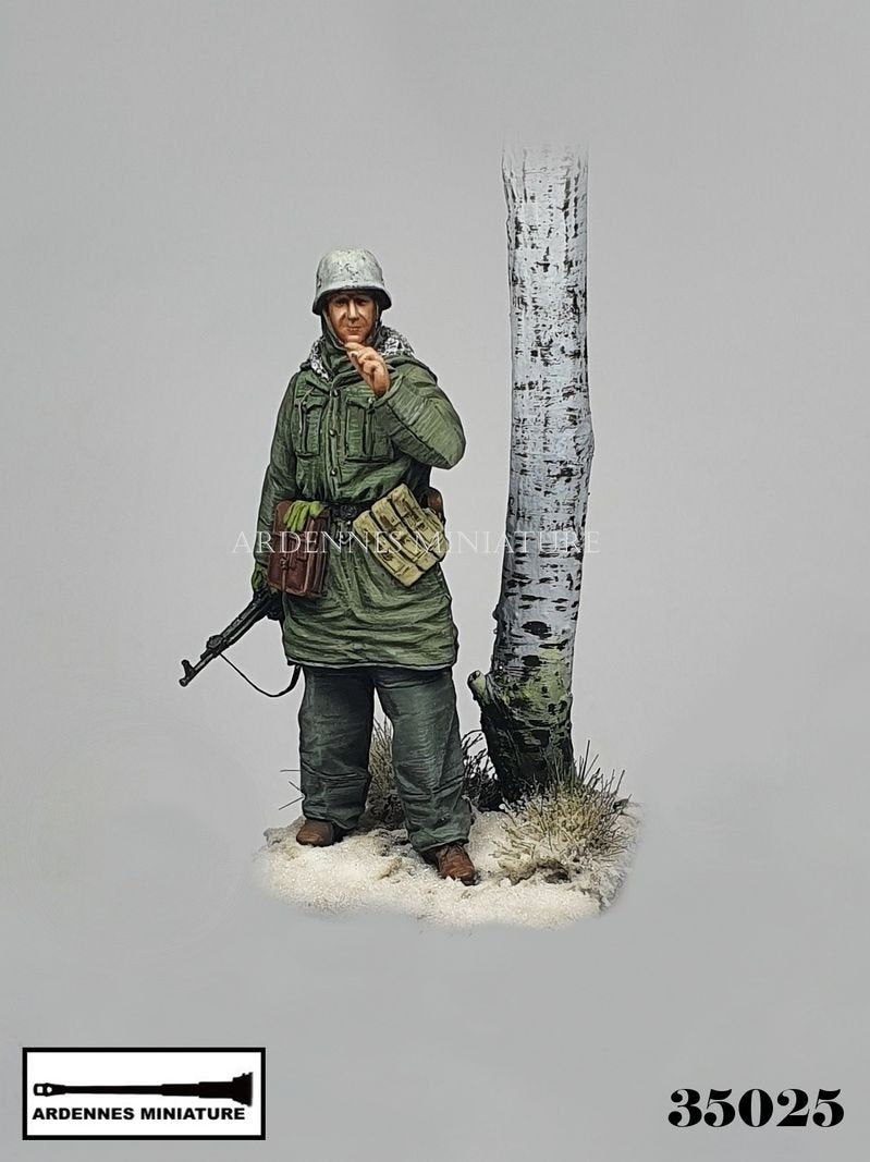 Ardennes Miniature 35025 SOLDAT ALLEMAND 1944-1945 1/35  – image 2
