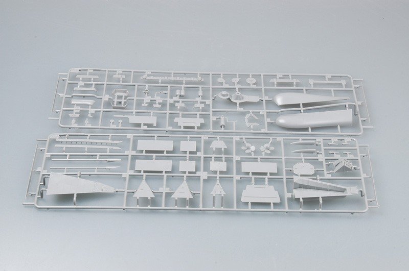 Trumpeter 04522 Croiseur russe Pyotr Velikiy (1/350) – immagine 4