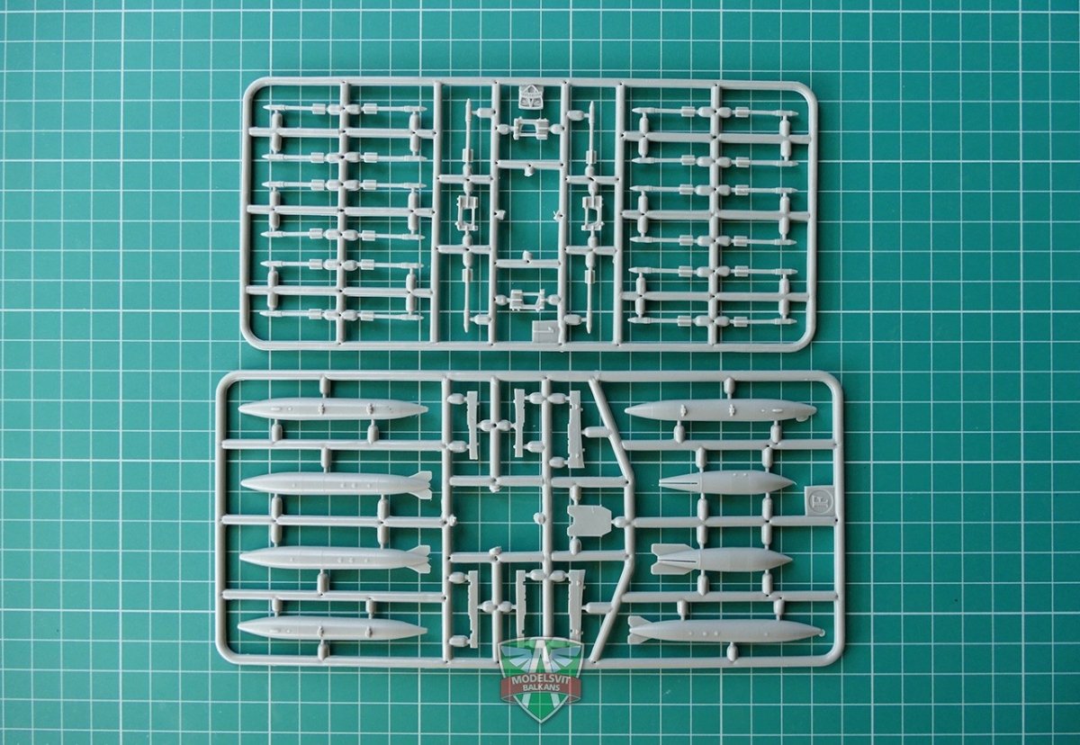 Modelsvit 72005 Sukhoi Su-7U (Entraîneur) 1/72 – image 5