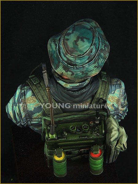 Young Miniatures YM1845 US NAVY SEAL VIETNAM 1/10 – image 8