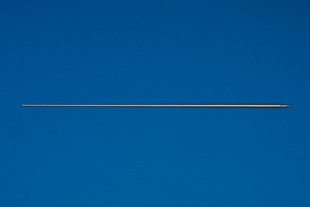 Antenne RB modèle 48A01 de 2 m pour divers véhicules militaires (1/48)