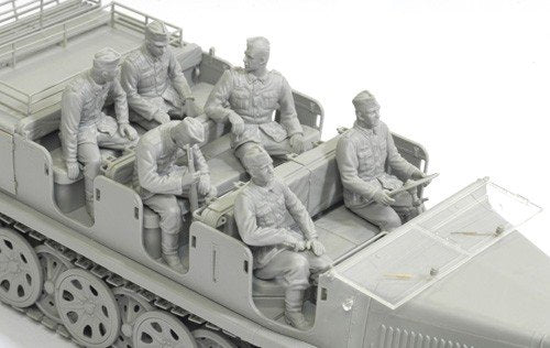 Dragon 6545 Sd.Kfz.7 8t Semi-chenillé Première production avec équipage (1/35)  – image 2