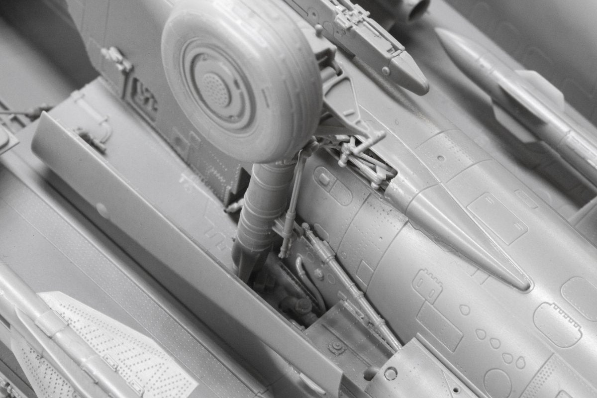 MiniBase 8001 SU-33 Flanker-D 1/48 – immagine 44