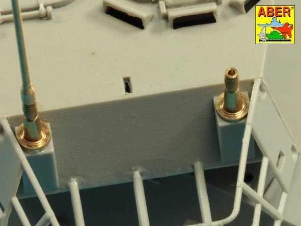 Ensemble de 2 antennes OTAN Aber R-44 avec bases de montage 1/35 – image 10