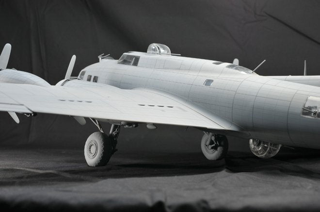 Maquettes HK Models 01E04 B-17 Flying Fortress F et G (1/32) – immagine 3
