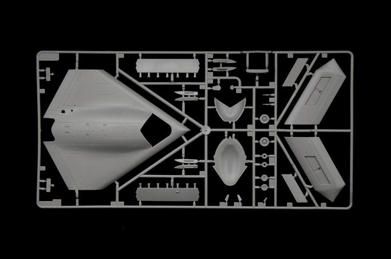 Italeri 1421 X-47B 1/72 – image 5