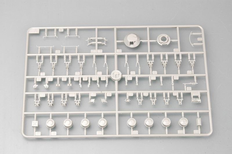 Trumpeter 07267 BTR-80 russe, véhicule blindé de transport de troupes (1/72) – image 4