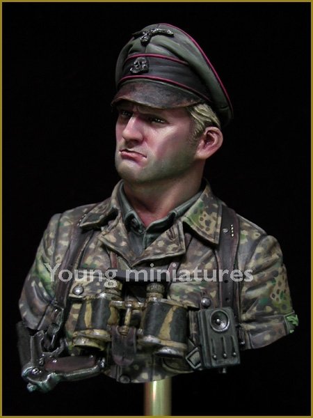 Young Miniatures YM1831 Officier SS allemand de la Waffen-SS 1944 1/10 – image 3