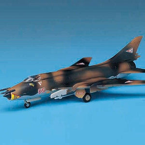 Academy 12612 SU-22 MONTEUR 1/144 – Bild 3