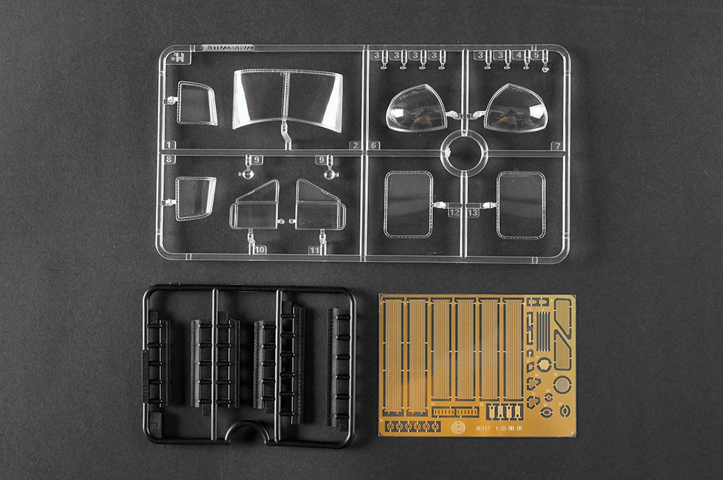 Trumpeter 05112 UH-1B Huey - Gunship 1/35