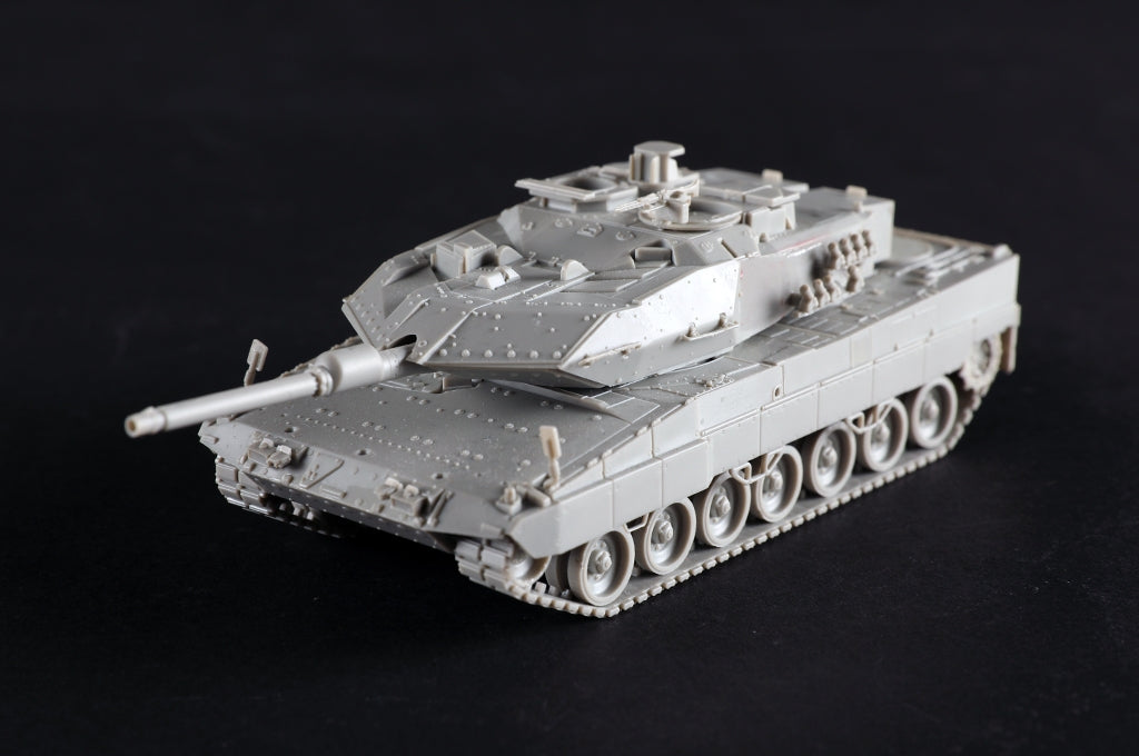 Trumpeter 07192 Leopard2A6EX MBT 1/72 – image 13