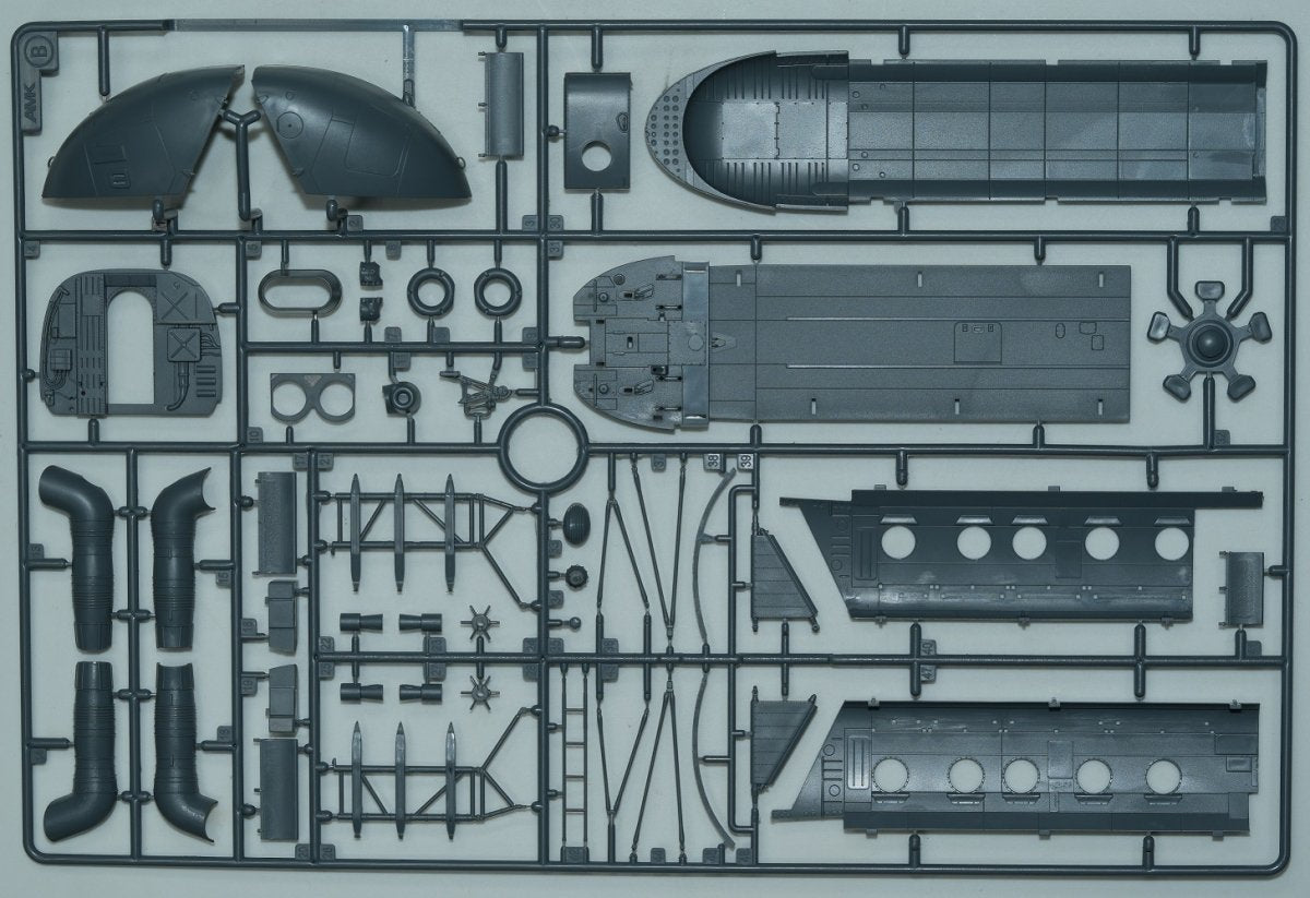 AMK 88010 Mi-17 Hip Early 1/48 – image 4