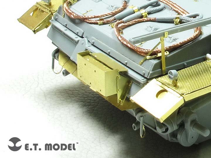 ET Model EA35-119 WWII German Panzer Smoke Candle Rack (Late version) 1/35