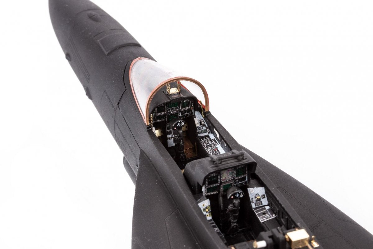 Eduard FE1260 F/A-18F HOBBY BOSS 1/48 – immagine 2