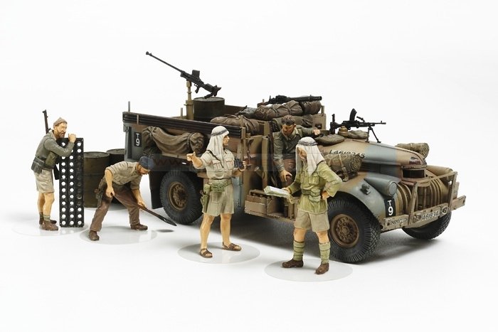 Tamiya 32407 Voiture de commandement britannique LRDG Afrique du Nord (avec 7 figurines) (1/35) – immagine 2