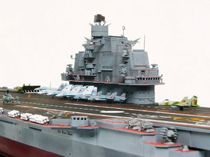 Trumpeter 05606 URSS Porte-avions Amiral Kouznetsov 1/350 – image 9