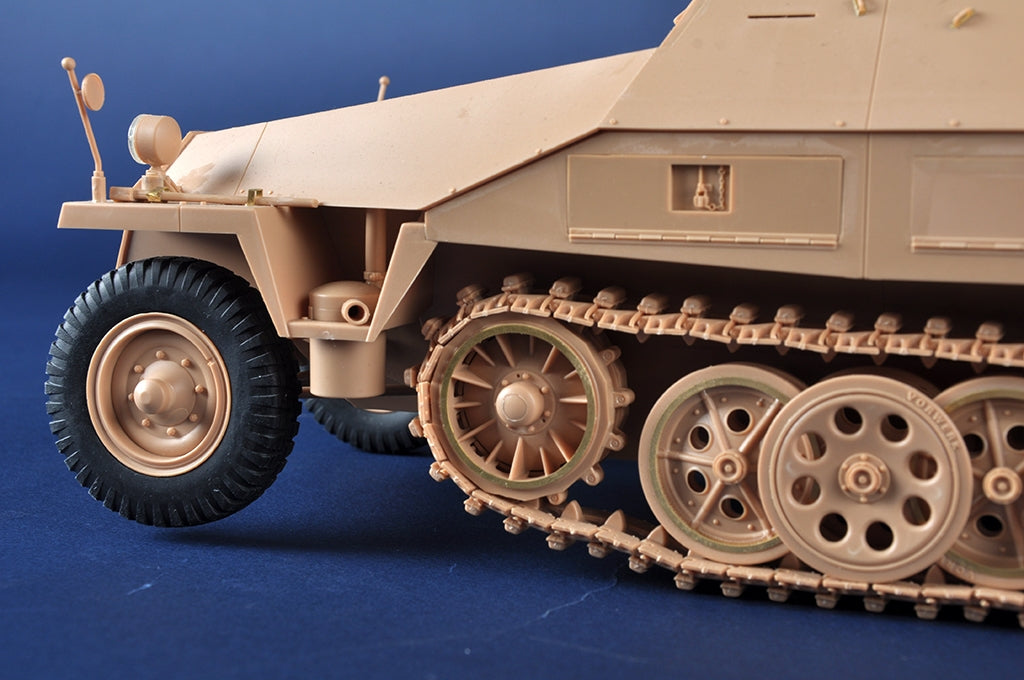 Trumpeter 00943 Sd.Kfz 251/22D 1/16 – image 11