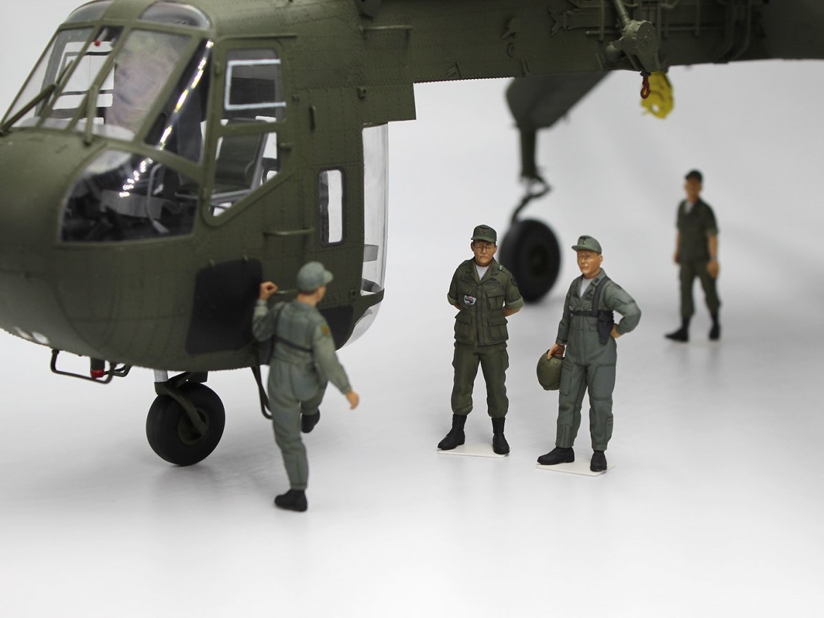 ICM 53101 Pilotes d&amp;#39;hélicoptères américains (années 1960-1970) 1/35  – immagine 11