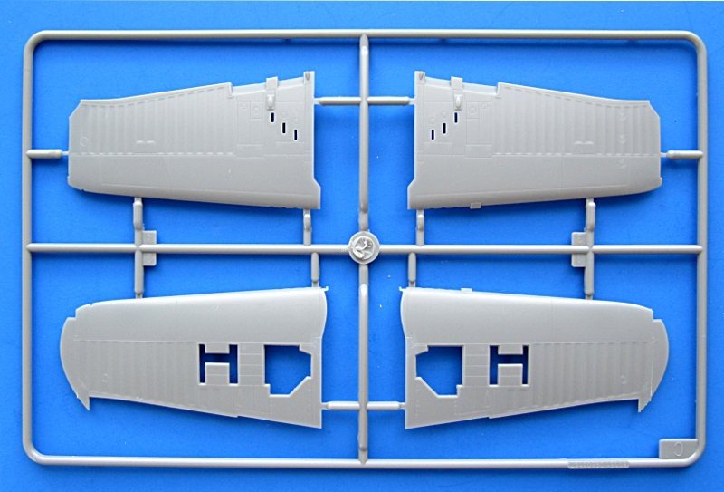 Hobby Boss 80386 F4U-4 Corsair Première version (1/48) – immagine 10