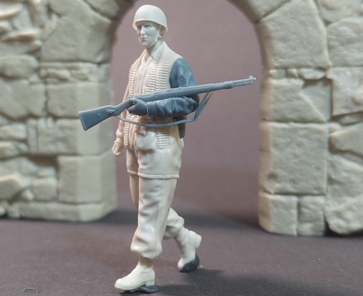 Panzer Art FI35-242 Fallschirmjager allemand en marche 1/35  – immagine 3