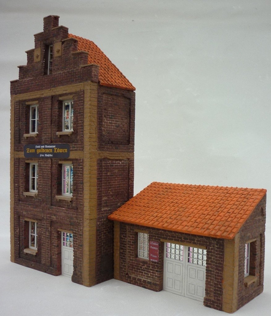 RT-Diorama 35248 Façade de maison européenne 1/35 – imagen 9