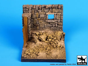 Socle de maison Black Dog D35025 au 1/35 – immagine 2