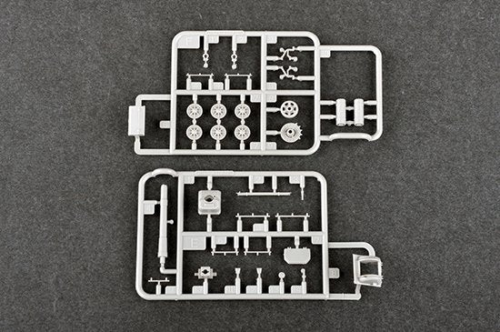 Trumpeter 07129 Obusier lourd automoteur soviétique SU-152 (début de la production) 1/72 – image 3