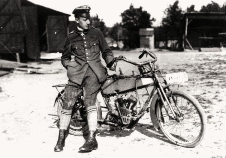 Copper State Models F35-055 Werner Voss posant avec une moto (moto non incluse) 1/35 – Bild 3