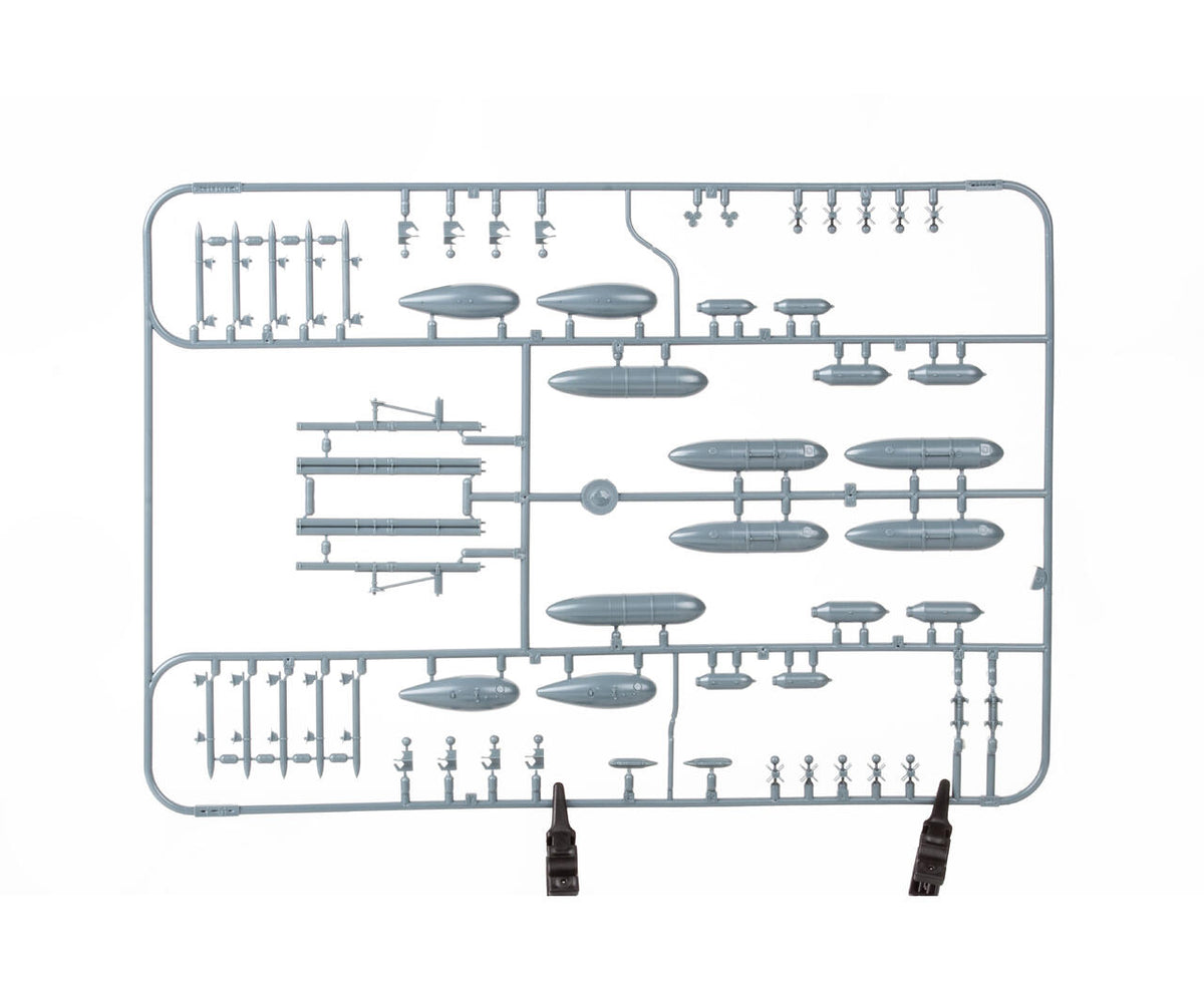 Eduard 11200 Sharks and Stallions DUAL COMBO P-40 N and P-51 B/C 1/48 – image 16