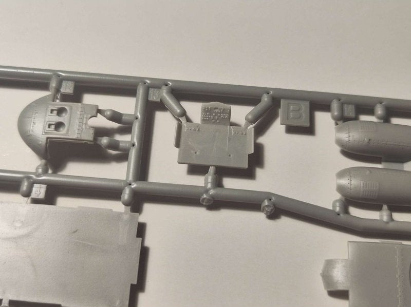 Réponse AA72002 PZL W-3A Sokół TOPR Hélicoptère de sauvetage 1/72 – image 11