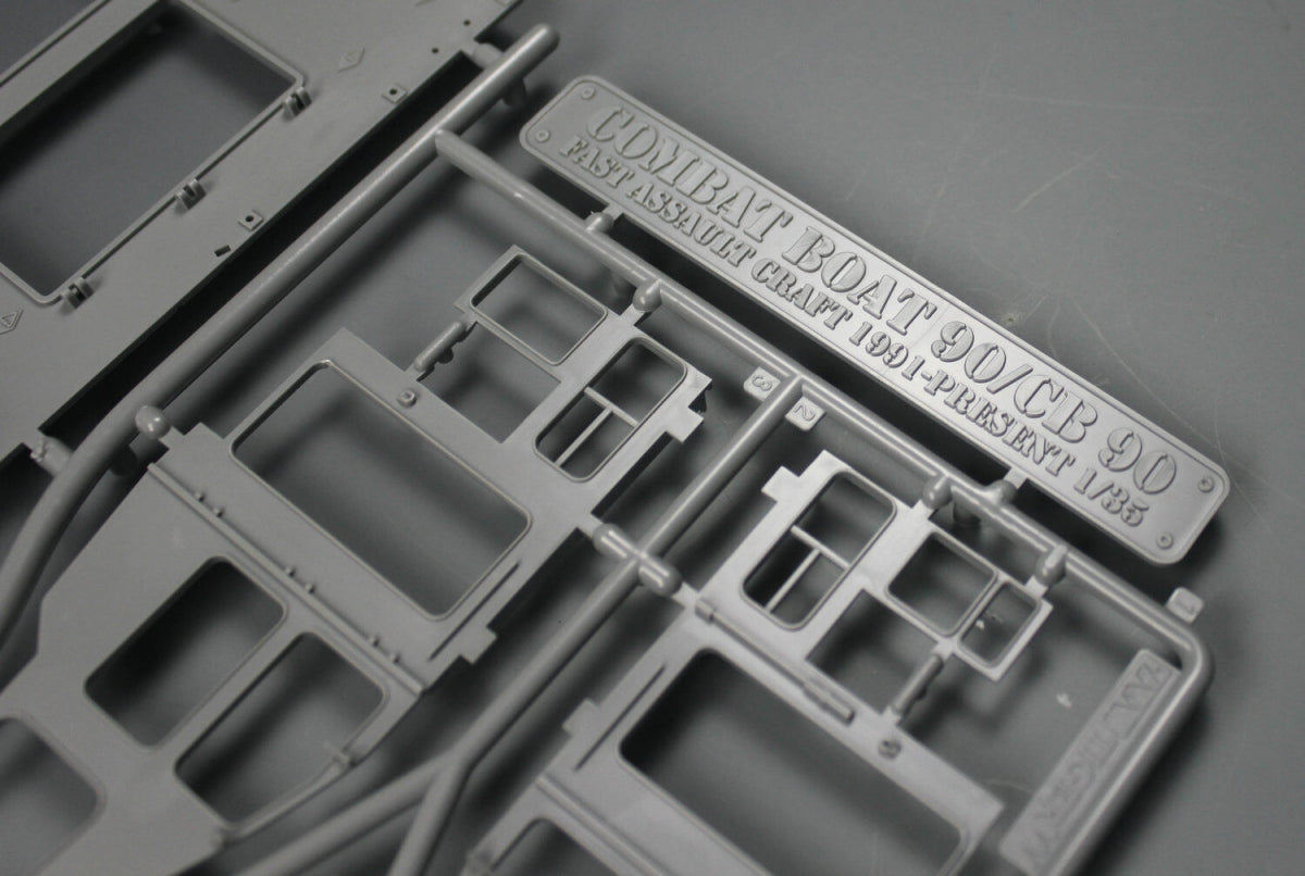 Tiger Model 6290 Suède CB90 Fast Assault Craft 1991-présent 1/35 – Bild 8